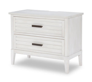 Edgewater Bachelor's Chest
